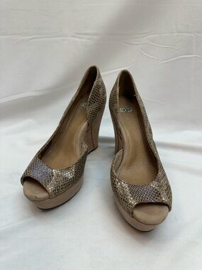 UGG Women's Gold Taupe Snake-Print Peep-Toe Wedge Heels 7